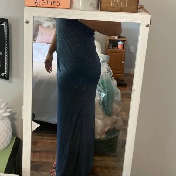 Both dresses in nearly perfect condition both only worn once - Picture 3 of 4